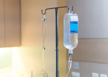 Aumentan a seis las víctimas por suero vitaminado en Sonora