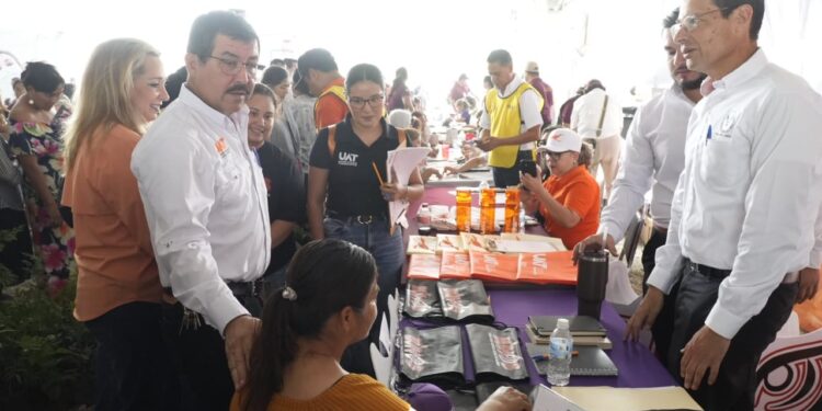 Participa la UAT en brigadas asistenciales del DIF Tamaulipas en Abasolo