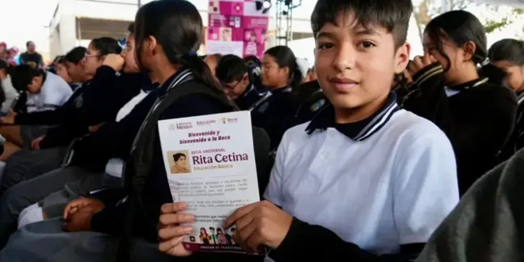 Padres despojan becas a estudiantes en Matamoros