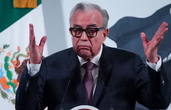 Sheinbaum descarta fuga de Rubén Rocha: sigue en Sinaloa