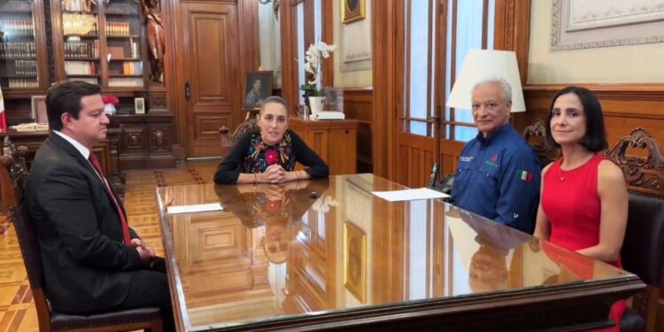 Renuncia director de Pemex; Sheinbaum anuncia a su sustituto