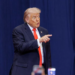 Trump amenaza con “tomar el control” de Cuba