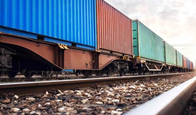 Hallan cuerpos de migrantes en tren en Laredo; 4 eran mexicanos