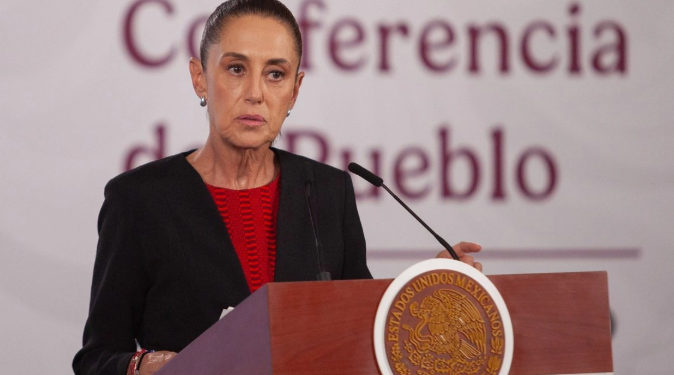 Rubén Rocha tiene alerta roja de Interpol; Sheinbaum descarta vigilarlo