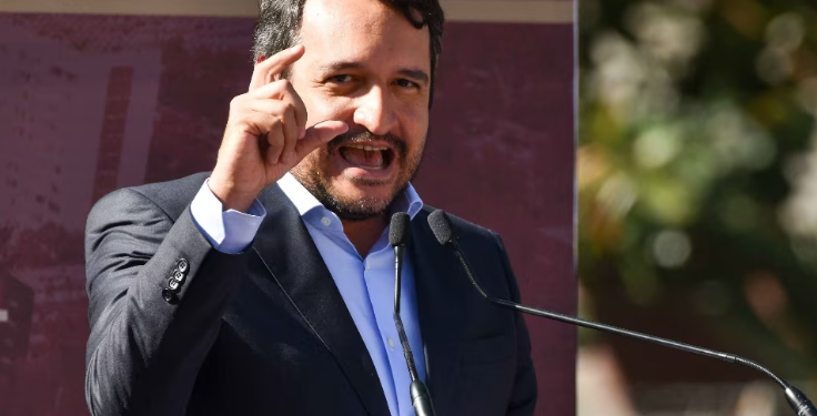 Andrés Manuel López Beltrán renuncia a su secretaría en Morena