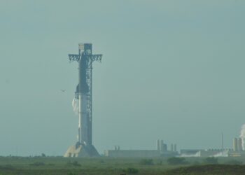 Decepción en Playa Bagdad tras posponerse lanzamiento de SpaceX