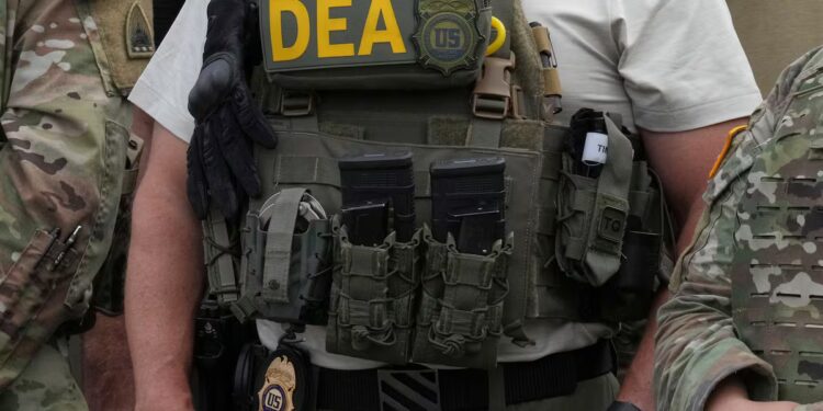DEA y el Pentágono amenazan con atacar a cárteles en México