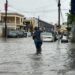 Inundaciones en Matamoros hoy colapsan calles y cae palmera