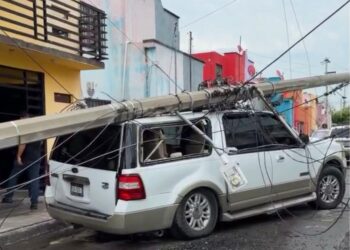 Lluvia hoy en Matamoros: caen postes y hay calles inundadas