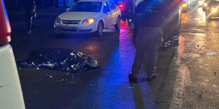 Mueren dos hombres atropellados en Matamoros y responsables huyen