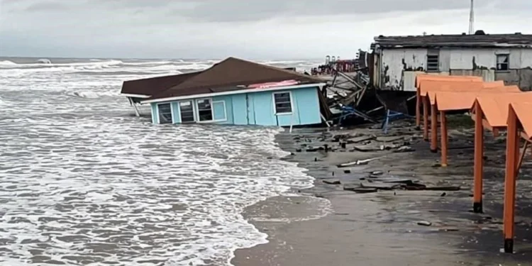 Ocho restaurantes en Playa Bagdad están en zona de riesgo