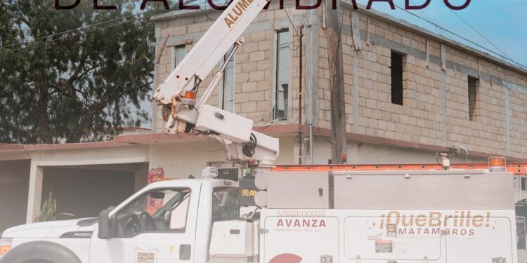 Gobierno de Matamoros continua con el mantenimineto de alumbrado público