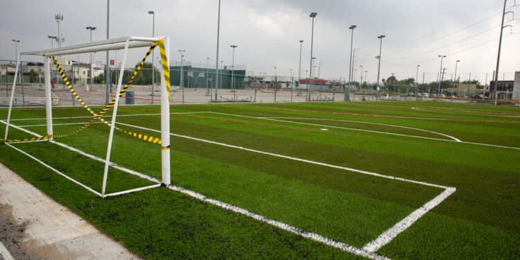 Con nuevas canchas de fútbol rápido, Beto Granados impulsa la práctica deportiva en Matamoros