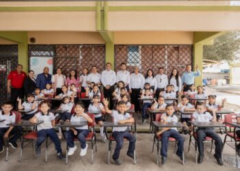 Entrega Alcalde Beto Granados mobiliario para elevar la calidad educativa en Matamoros