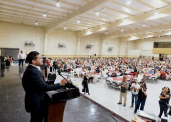 “Celebramos a quienes mueven la educación en Matamoros”: Beto Granados