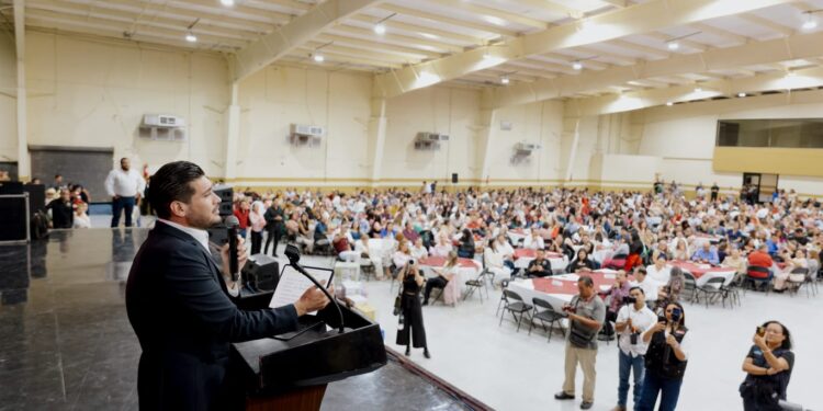 “Celebramos a quienes mueven la educación en Matamoros”: Beto Granados