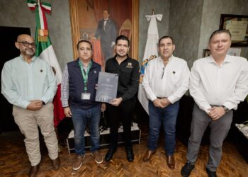 Alcalde Beto Granados firma contrato de donación para construir el primer CECI en Matamoros