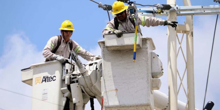 CFE promete resolver apagones en Matamoros en un plazo de 15 días