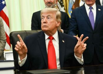 Trump anuncia firma de acuerdo con Irán para reabrir Ormuz