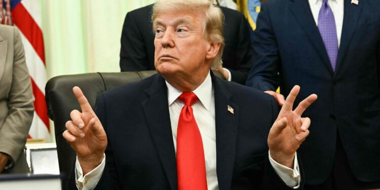 Trump anuncia firma de acuerdo con Irán para reabrir Ormuz