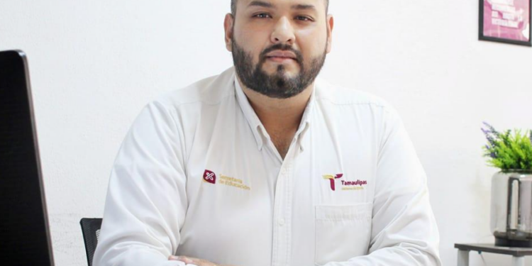 Se accidenta coordinador estatal de Inglés camino a Matamoros