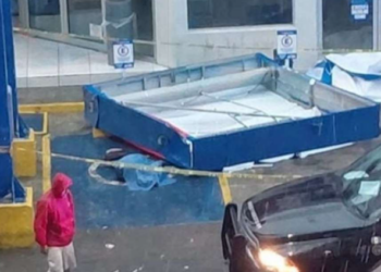 Por lluvias en Monterrey muere una mujer, suspenden Fan Fest y río se desborda