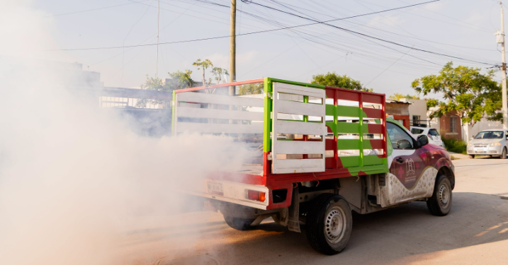 Refuerza Gobierno de Beto Granados acciones de fumigación preventiva en Los Palmares
