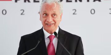 Víctor Rodríguez, exdirector de Pemex es acusado de violencia doméstica