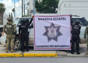 En operativo en Matamoros aseguran camioneta con armas; hay detenidos
