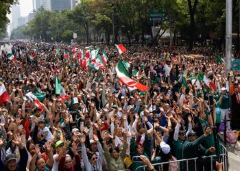 ⁠Récord Guinness por la “ola” más grande del mundo en México