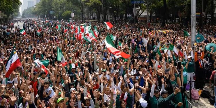 ⁠Récord Guinness por la “ola” más grande del mundo en México