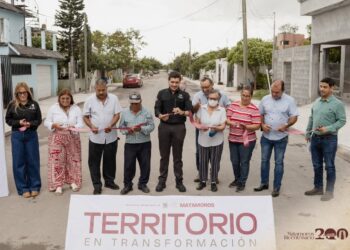 Beto Granados lleva nueva pavimentación y Mega Brigada a la colonia Abelardo de la Torre
