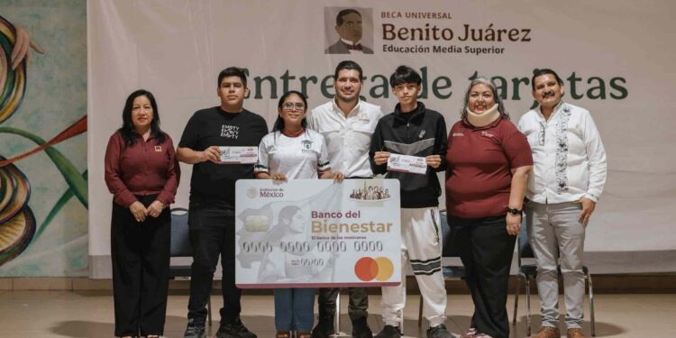 Beto Granados fortalece cercanía con la comunidad educativa de Matamoros