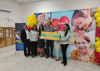 Supermercados S-Mart en Matamoros entrega donativo a centro de rehabilitación infantil