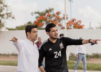Supervisa Beto Granados rehabilitación de área deportiva y se reúne con vecinos de Infonavit Los Ángeles con el programa “Tu Voz Transforma”