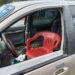 Vuelca camioneta en Matamoros; conductor manejaba sentado en una silla de la Coca