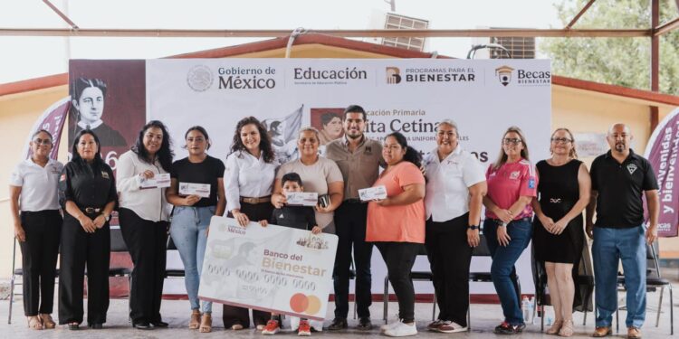 Beto Granados destaca el compromiso de la Presidenta Claudia Sheinbaum con la educación durante entrega de tarjetas de la Beca "Rita Cetina"