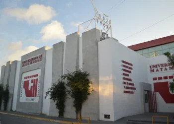 Cae operativo de Protección Civil a la Facultad de Odontología de la UDM por mal estado de instalaciones