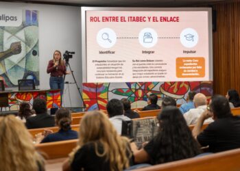 Certifica la UAT a más de tres mil estudiantes en competencias de alta pertinencia laboral