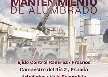 El Gobierno Municipal de Matamoros, encabezado por el alcalde Beto Granados, continúa reforzando las acciones de mantenimiento al sistema de alumbrado público, con el objetivo de brindar calles mejor iluminadas y espacios más seguros para las familias matamorenses. Como parte de estas labores, las cuadrillas de Alumbrado Público realizaron trabajos en el Ejido Control Ramírez, Fresnos, Campestre del Río 2, España, Arboledas, Valle Escondido, Mariano, Fidel Velázquez, Valle de Casa Blanca y Paseo Residencial, atendiendo reportes y dando mantenimiento preventivo a las luminarias. Estas acciones forman parte del programa permanente de mejora de los servicios públicos que impulsa la administración municipal para fortalecer la seguridad, facilitar la movilidad y elevar la calidad de vida de la población. El Gobierno Municipal reiteró que continuará trabajando todos los días para ampliar la cobertura y el mantenimiento del alumbrado público, contribuyendo a que Matamoros siga brillando.