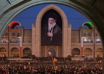 Irán amenaza con vengar muerte de su líder Ali Jamenei durante su funeral