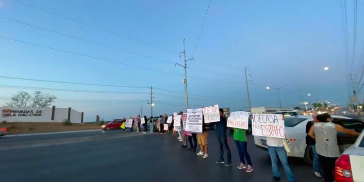 Con bloqueo en Reynosa acusan de fraude a inmobiliarias