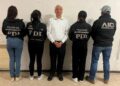 Elementos de seguridad durante la detención de Víctor Rodríguez Padilla, exdirector de Pemex, en la Ciudad de México.