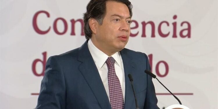 Mario Delgado anuncia la revisión nacional de academias militarizadas tras la muerte de Dafne Zapata en Tamaulipas.