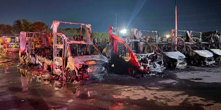 Incendio en PepsiCo Matamoros: 57 vehículos quemados y un bombero hospitalizado