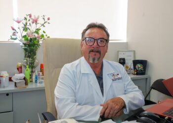 “Si tú no puedes, nosotros vamos”, llevan prevención del cáncer de mama a los centros laborales