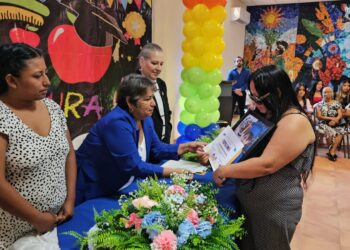 Macaria recibió su último homenaje en la graduación que tanto esperaba
