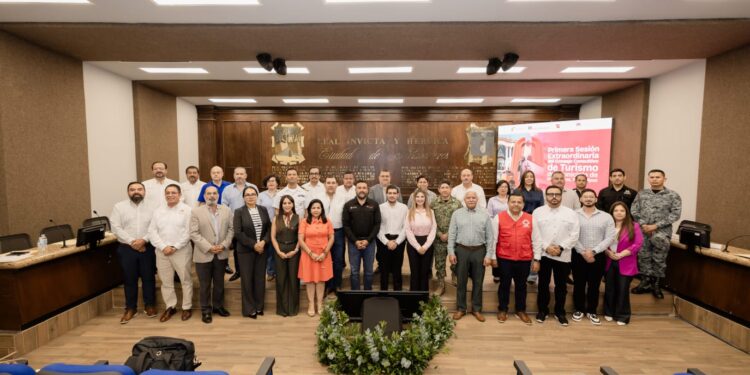 Beto Granados encabezó sesión del Consejo Consultivo de Turismo y reinauguró las Canchas Cascaritas