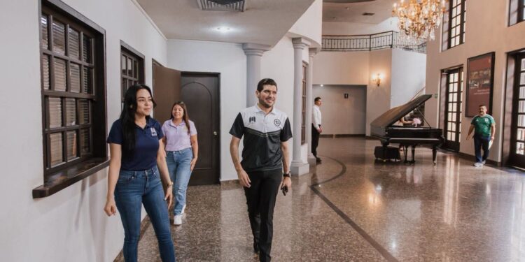 Beto Granados fortalece el Teatro de la Reforma con nuevos equipos de aire acondicionado