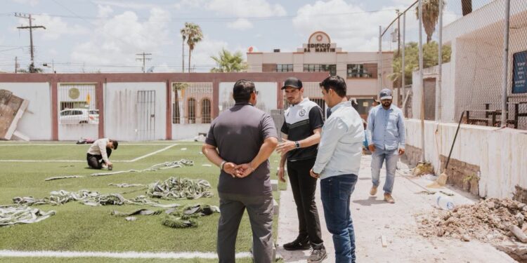 Beto Granados supervisa avances en el Centro Deportivo Ing. Eduardo Chávez